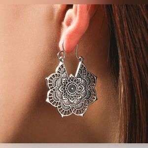 Silver hoop earrings A240